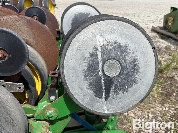 john-deere-7-image-13