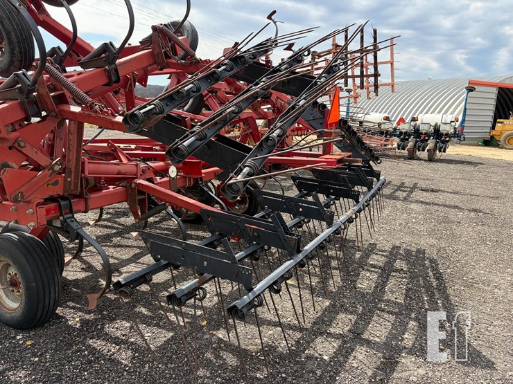 case-ih-4300-image-7