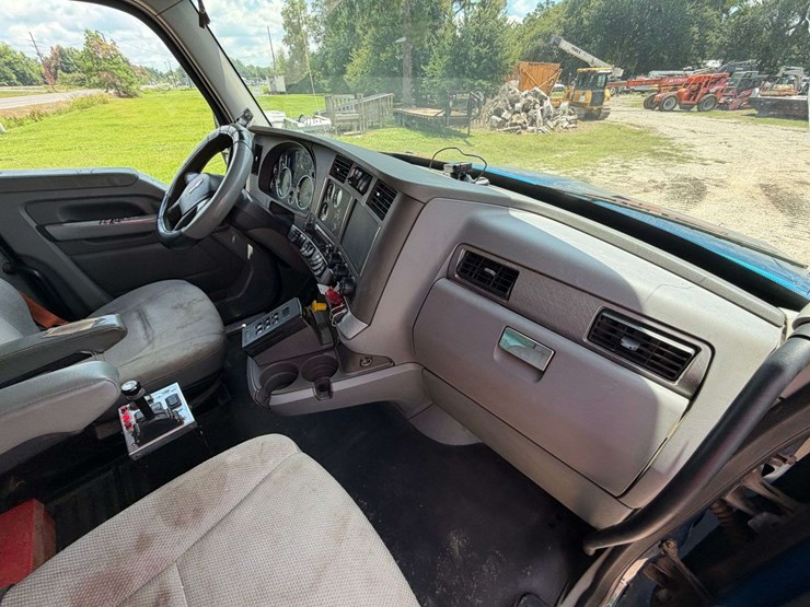 2016-kenworth-t880-image-51