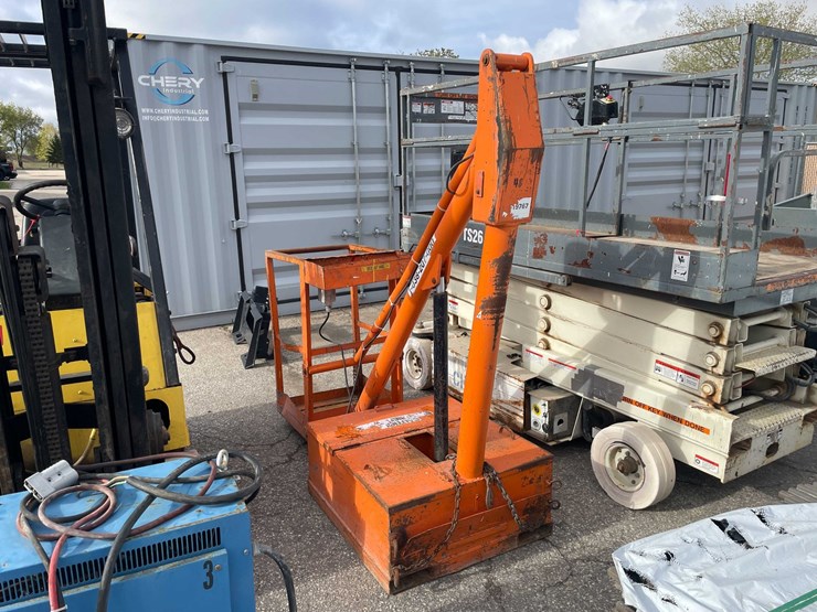 #9000-•-forklift-aerial-lift-bucket-(o7)-image-4