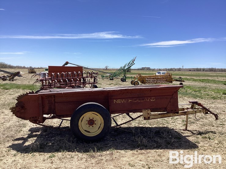 new-holland-328-image-4