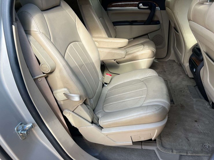 2011-buick-enclave-cxl-image-21