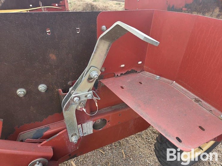 new-holland-166-image-16