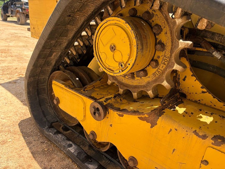 2021-caterpillar-279d3-image-26