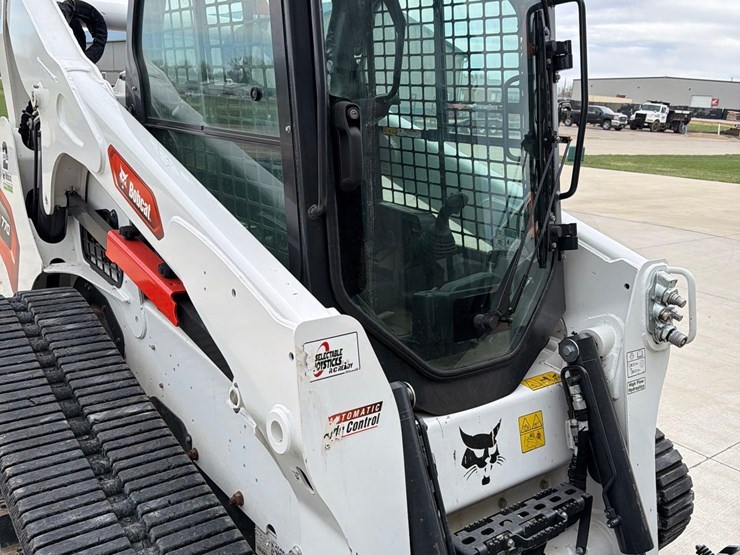 2023-bobcat-t770-image-17