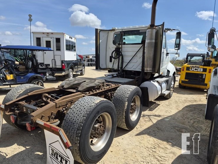 2014-international-prostar-image-3