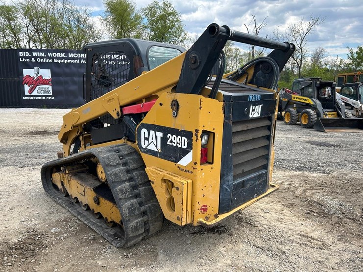 2015-caterpillar-299d-image-2