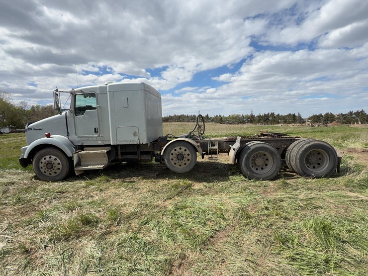 2006-kw-t800-sleeper-image-8