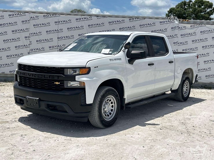 2021-chevrolet-silverado-1500-image-1