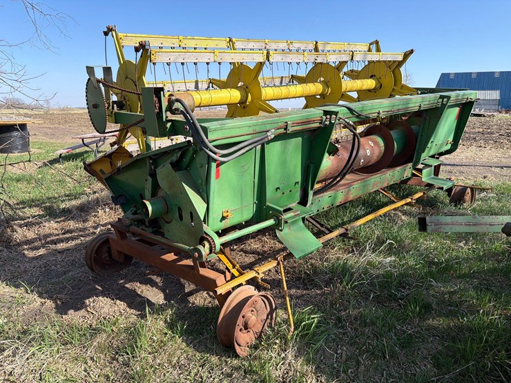 john-deere-13ft-bean-head-with-trailer-image-4