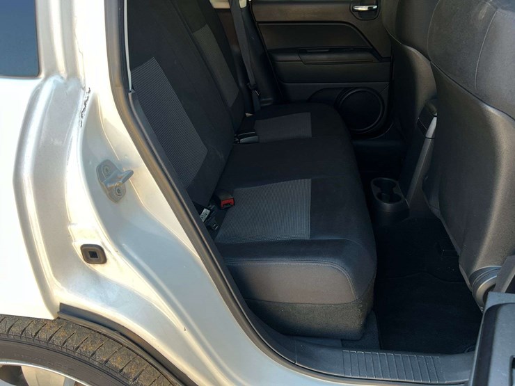 2012-jeep-compass-image-24