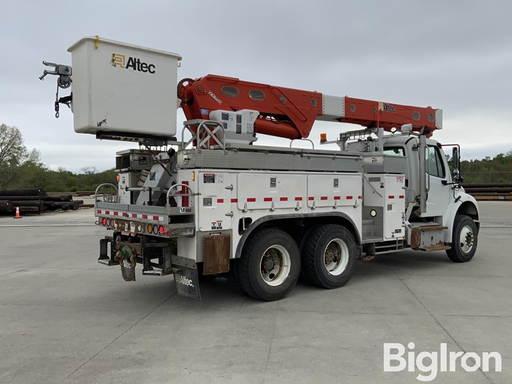 2014-freightliner-m2-106-image-5