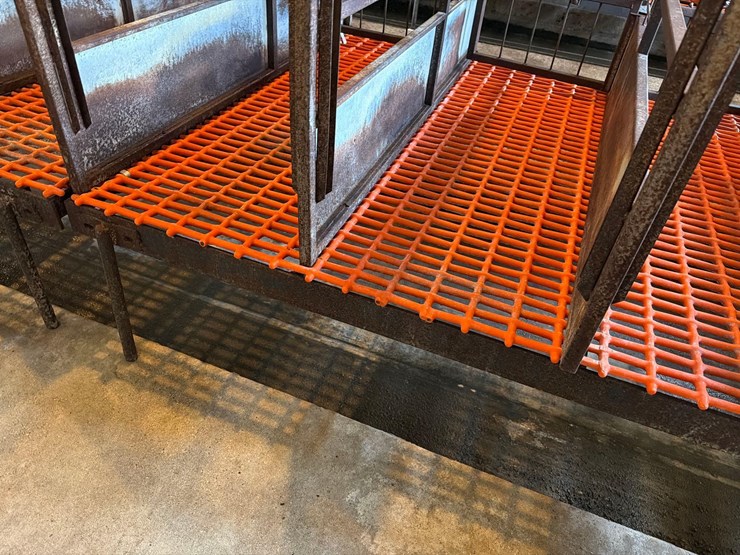 10-sections-of-orange-metal-floor-grates-image-21