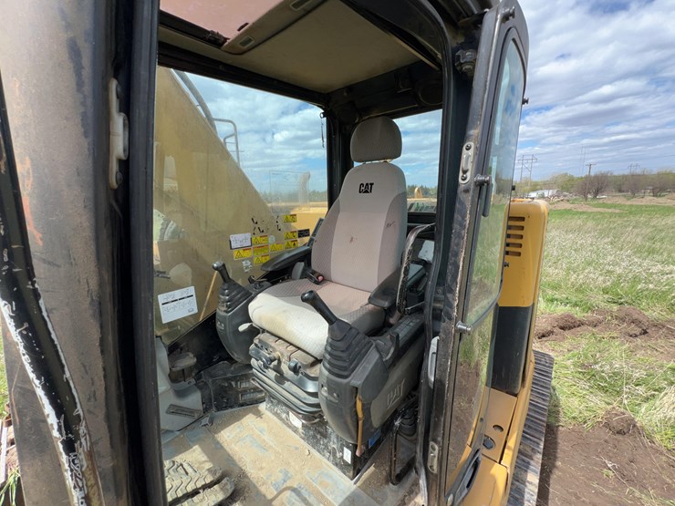 2012-caterpillar-321d-excavator-image-41