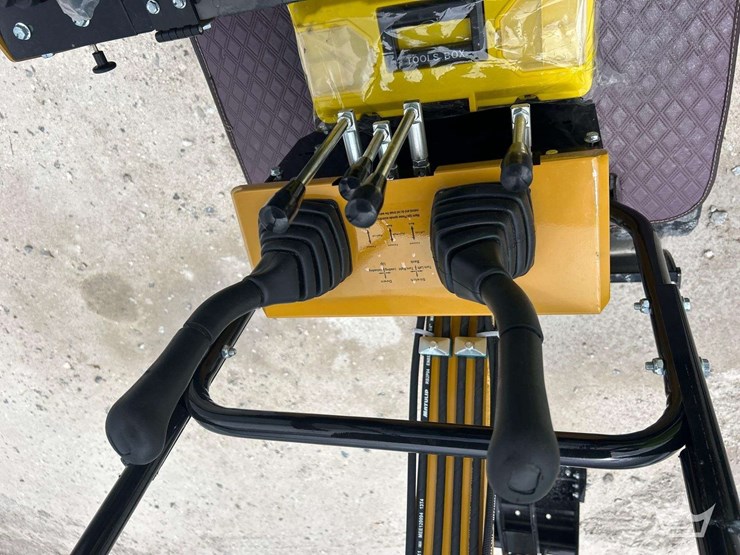 2026-cfg-industrial-h13r-mini-excavator-image-13