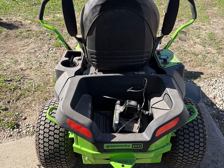 greenworks-pro-crz-428-electric-lawnmower-image-5