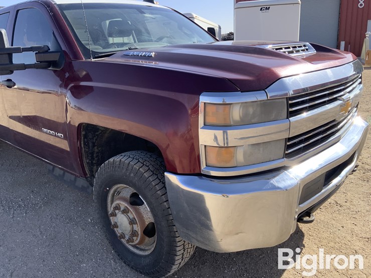 2017-chevrolet-silverado-2500-image-12