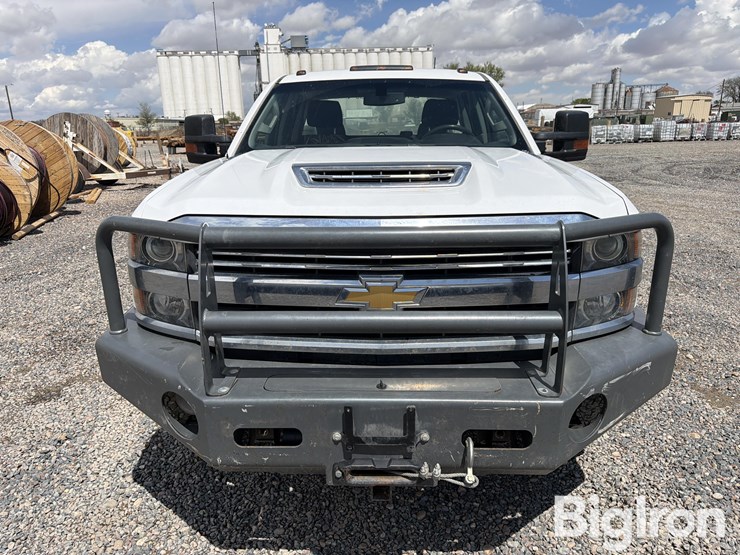 2018-chevrolet-k3500-image-2