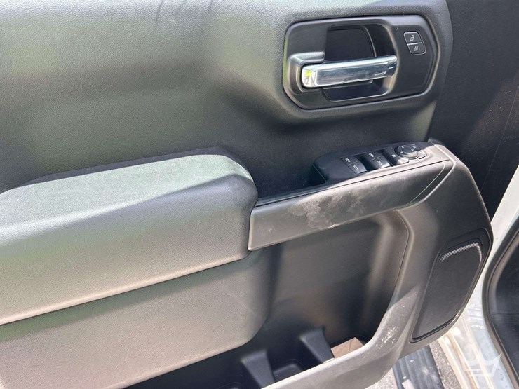2022-chevrolet-silverado-1500-image-11