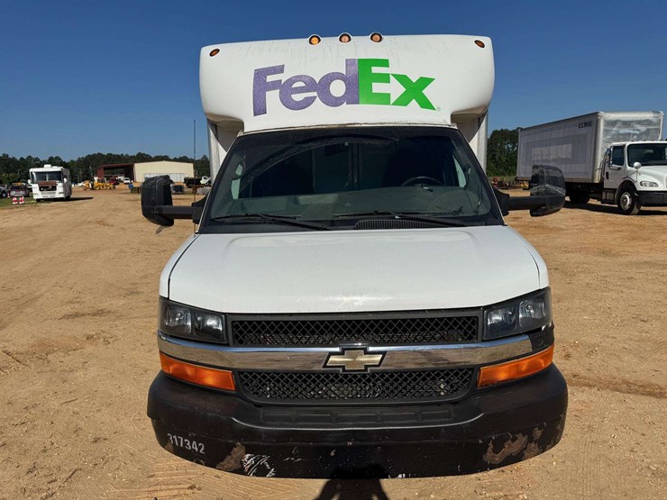 2014-chevrolet-express-3500-image-5