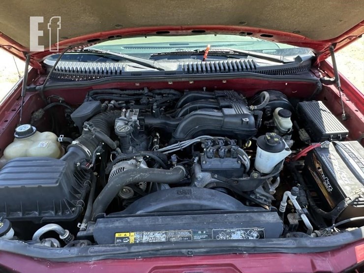 2004-ford-explorer-image-13