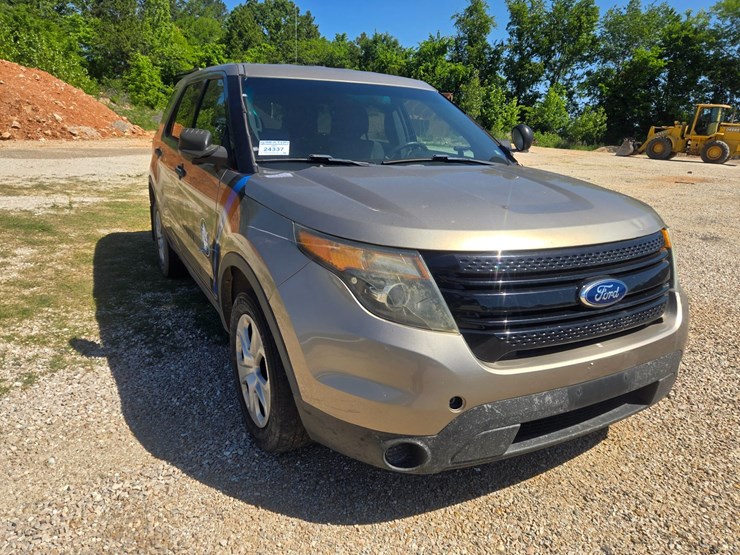 2015-ford-explorer-image-17