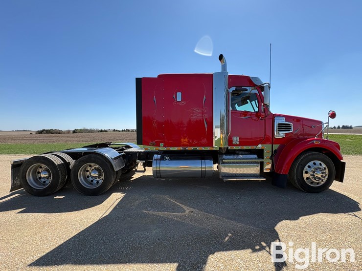 2015-freightliner-coronado-122-image-4