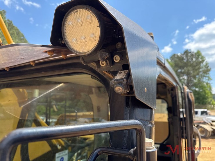 2022-caterpillar-336-image-25