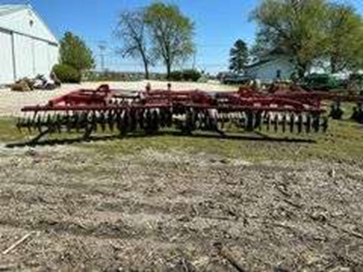 case-ih-3950-image-4