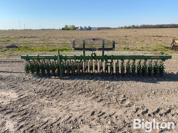 john-deere-400-image-2