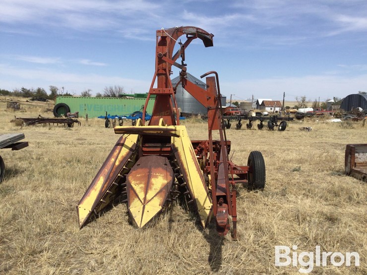 new-holland-880-image-2
