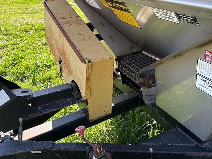 tyler-10-ton-fertilizer-spreader-image-13