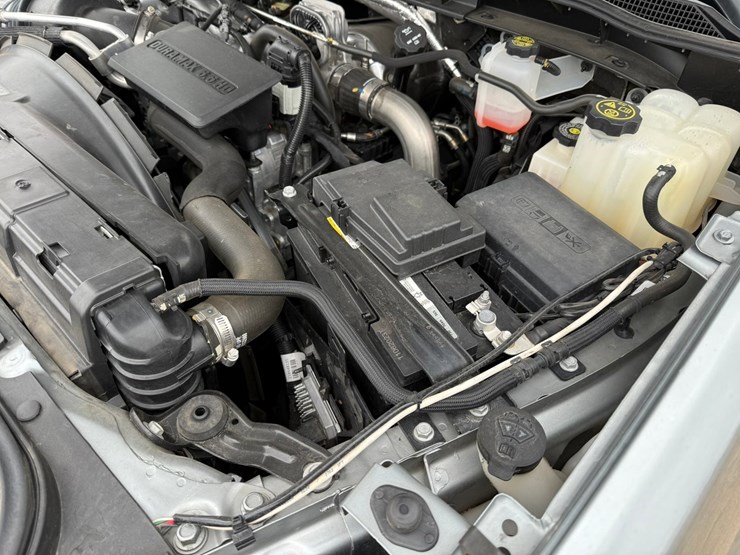 2024-chevrolet-3500-image-16