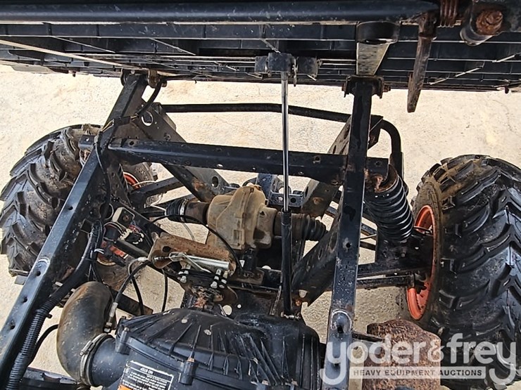 2013-bobcat-3400xl-image-22
