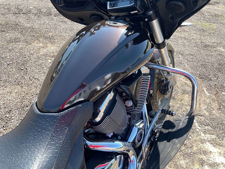 2014-polaris-victory-cross-country-motorcycle-(28,970-miles)-image-12