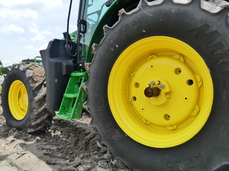 2023-john-deere-6110m-image-8