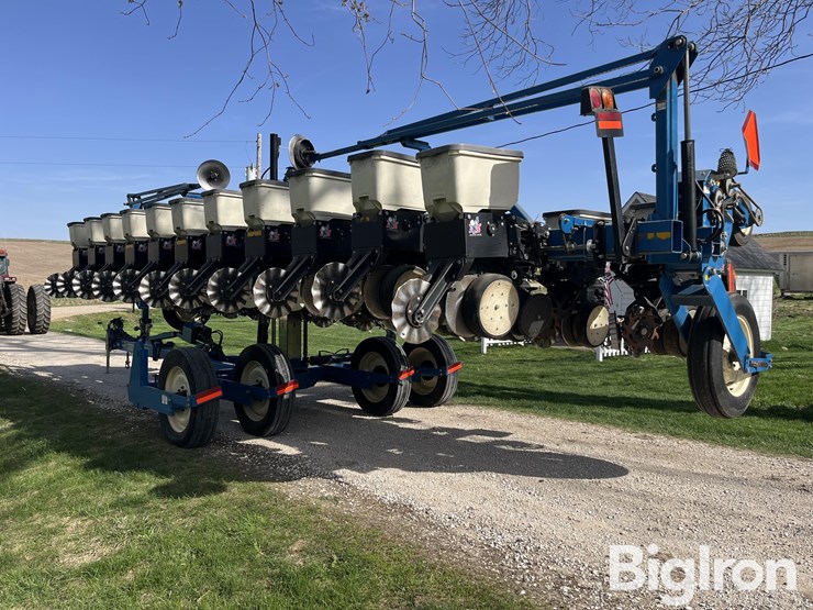 2006-kinze-3600-image-7