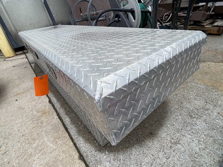 #9083-•-delta-aluminum-truck-toolbox-(o3)-image-4