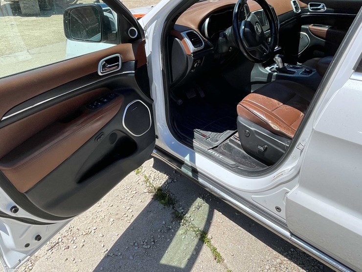 2018-jeep-grand-cherokee-image-32