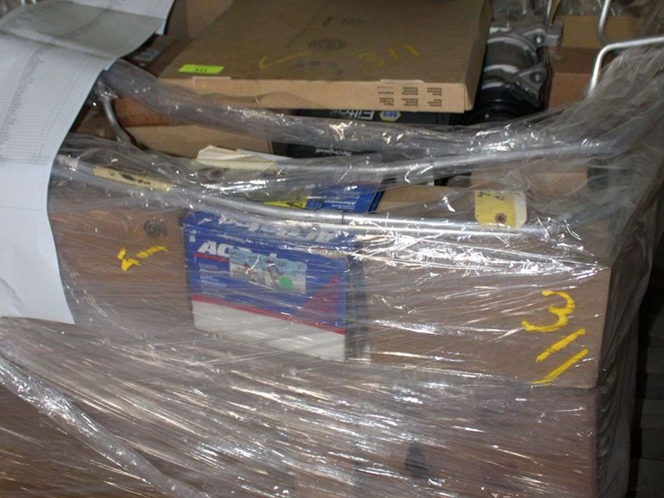 pallet-of-various-automotive-parts-image-2