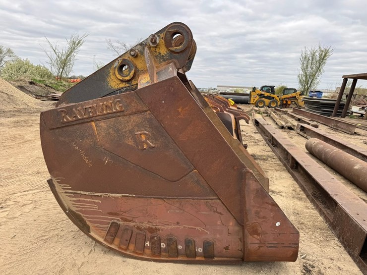 #3954-•-raveling-approx-46"-excavator-bucket-image-2