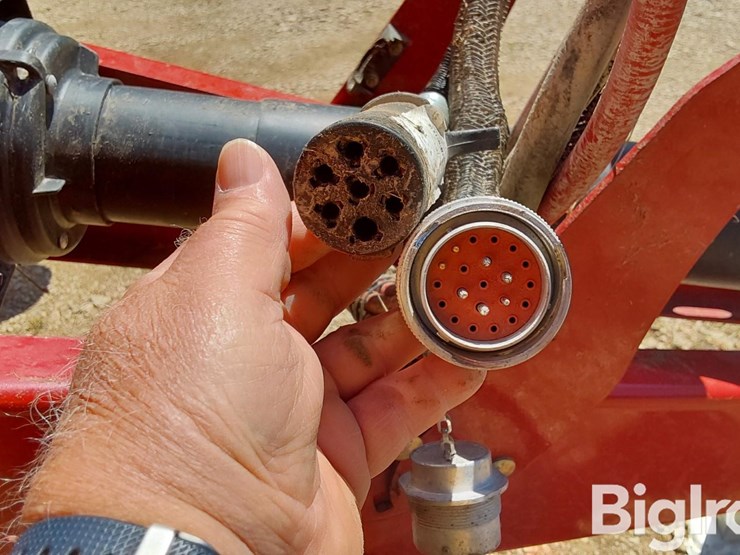 2021-new-holland-roll-belt-560-image-12