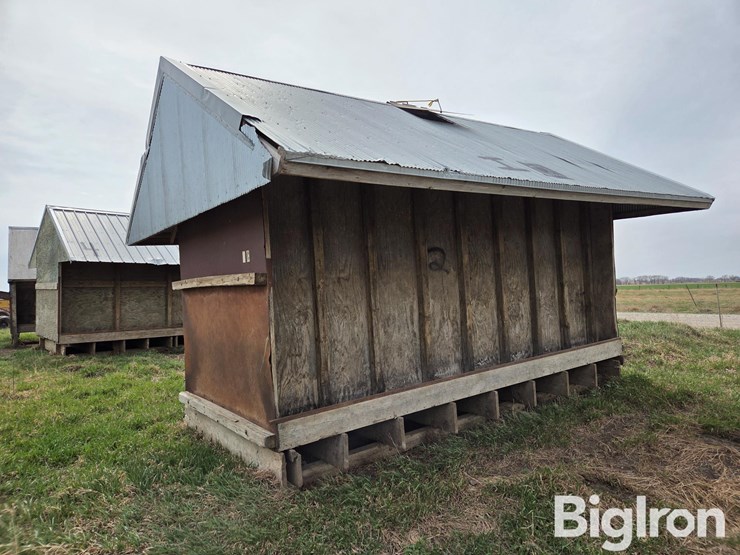 shop-built-wood-livestock-feeder-image-5