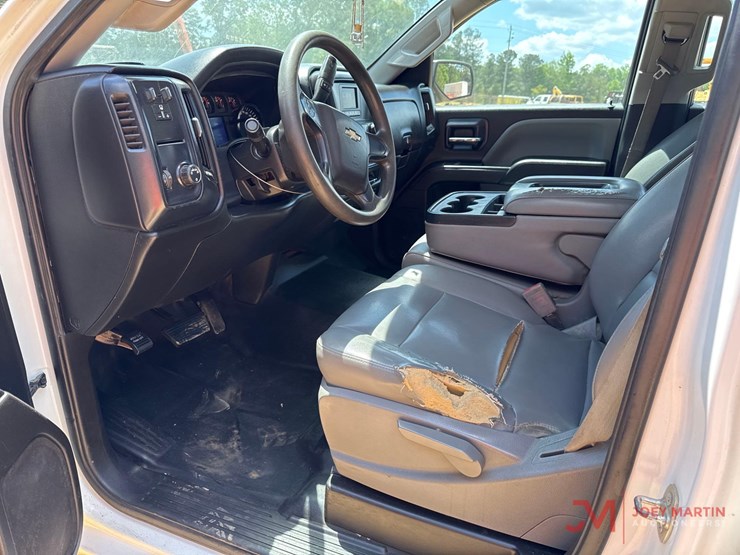 2016-chevrolet-silverado-2500-image-16