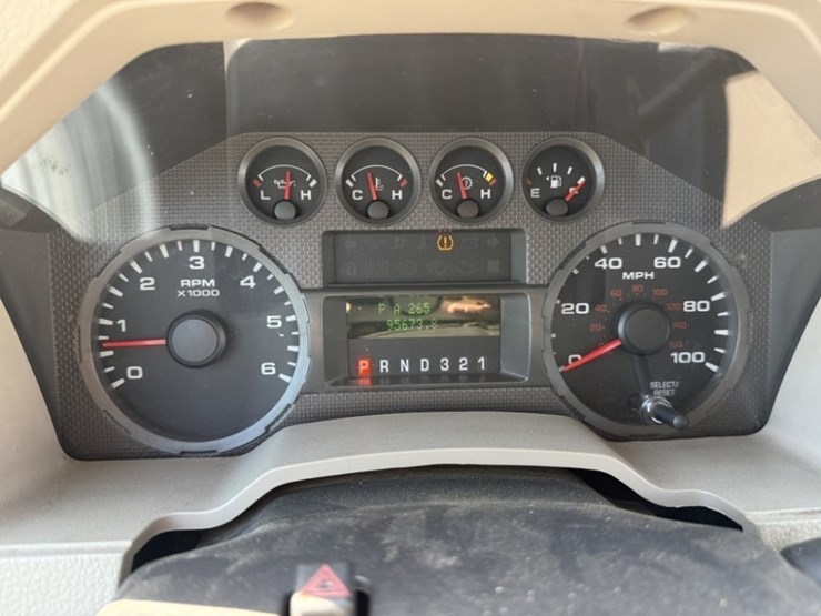 2009-ford-f350-image-27