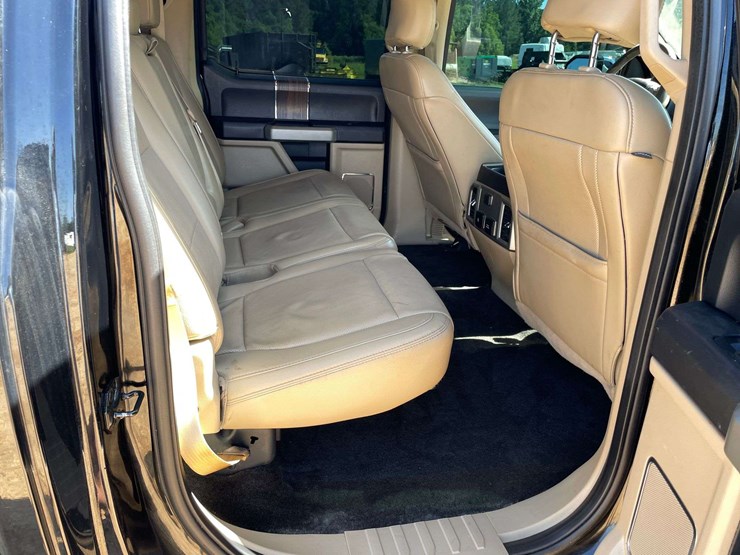 2017-ford-f150-image-16