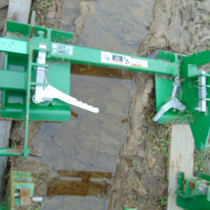 JOHN DEERE 600