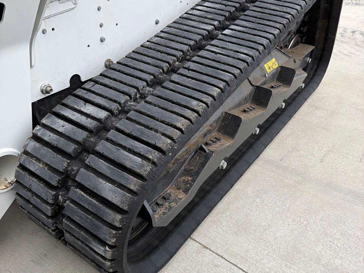 2023-bobcat-t770-image-9