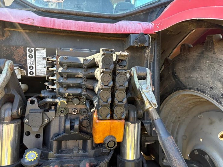 case-mxu125-tractor-image-16