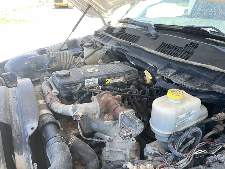 #6925-•-2013-ram-5500-heavy-duty-image-102